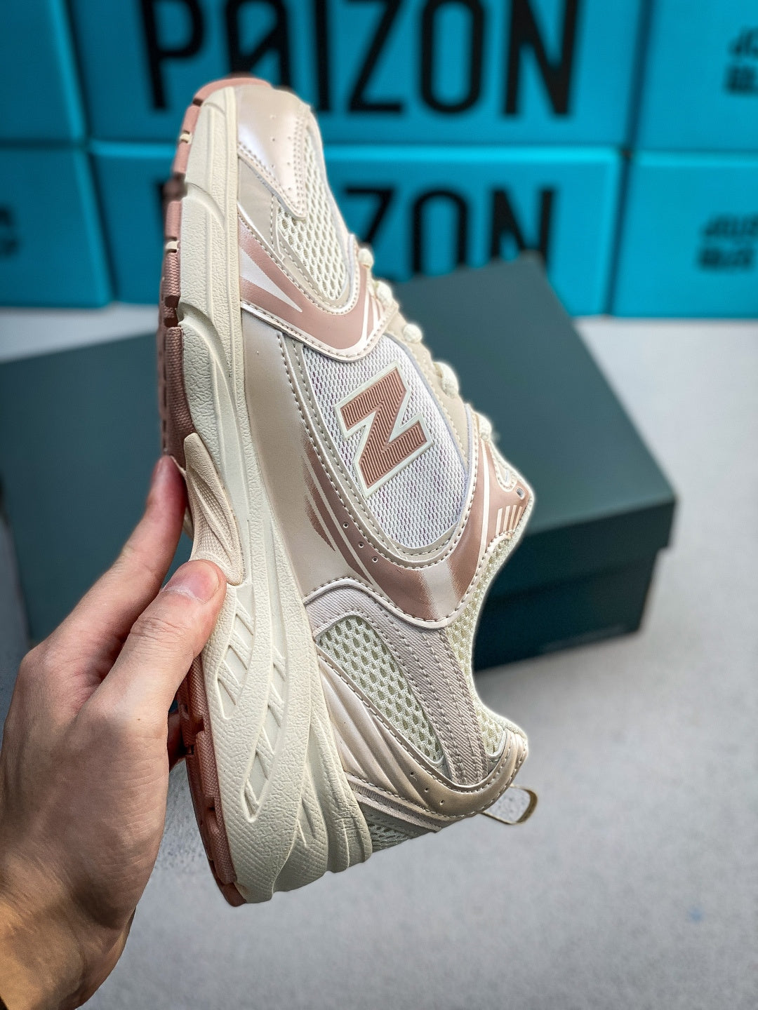 New Balance 220 K - Image 4