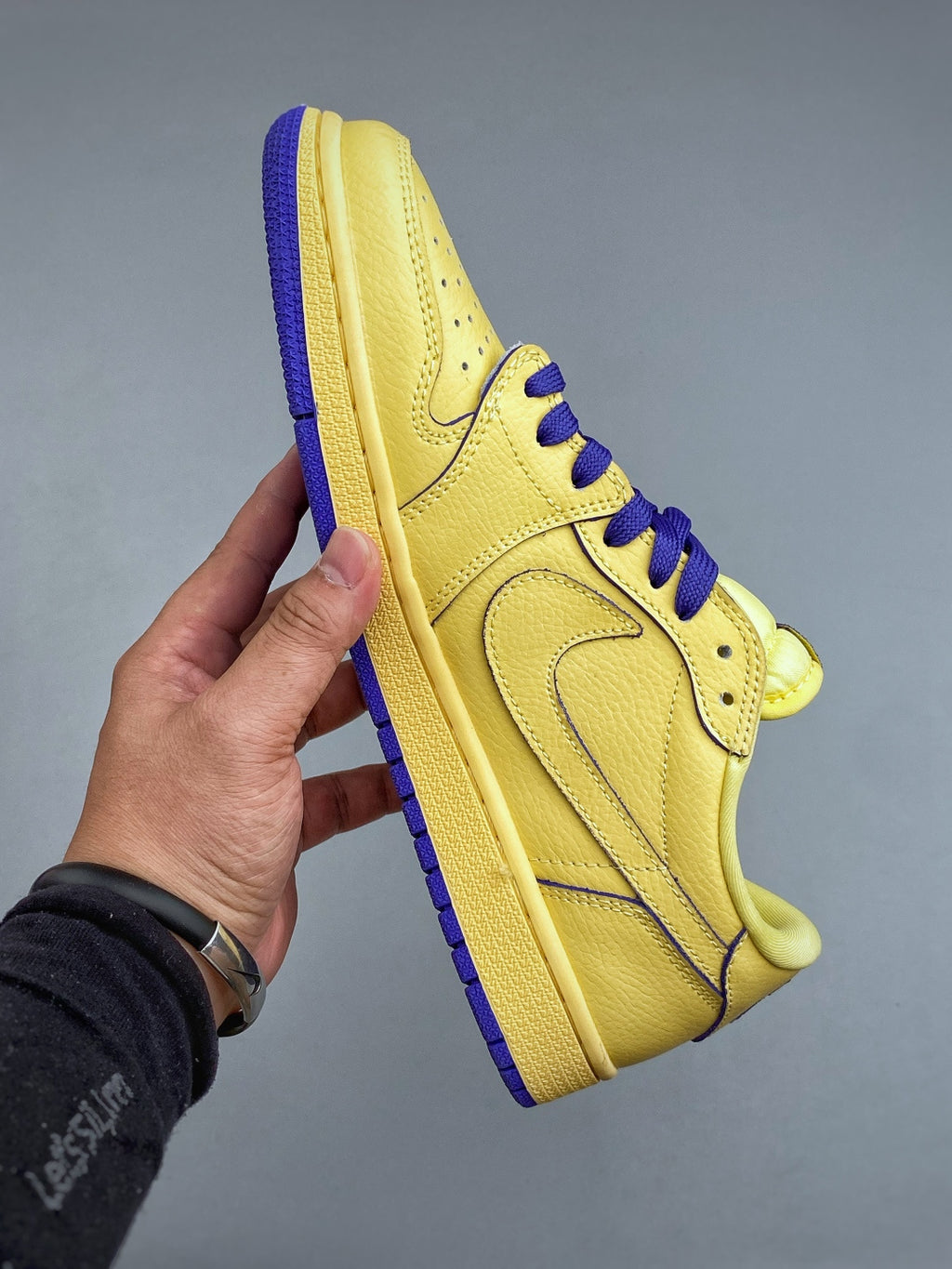 Fragment x Travis Scott x Dior x Nike Air Jordan 1 Low - Image 2