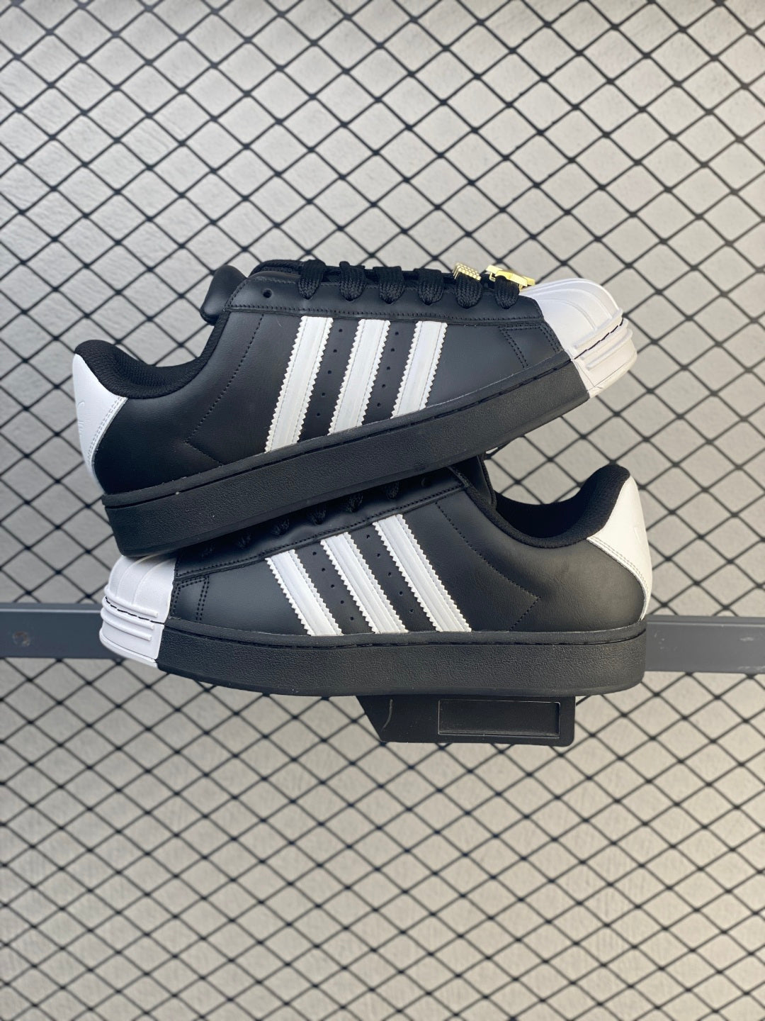 Adidas Originals Superstar XLG - Image 2