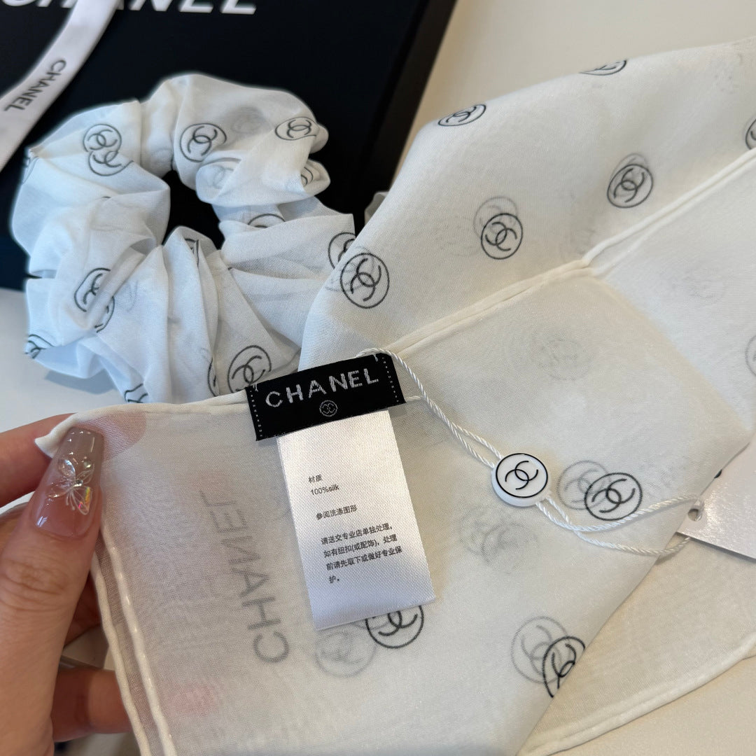 CHANEL Bow Necklace