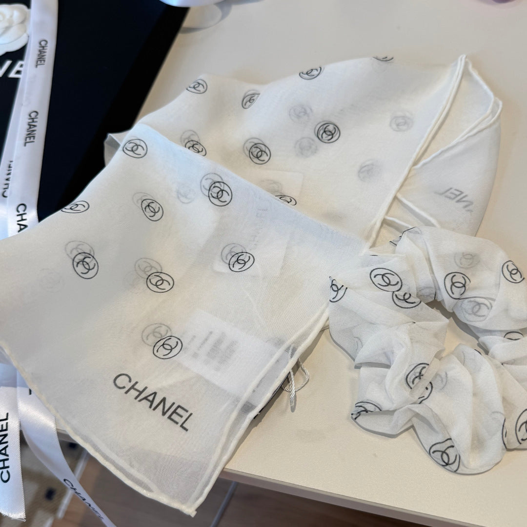 CHANEL Bow Necklace