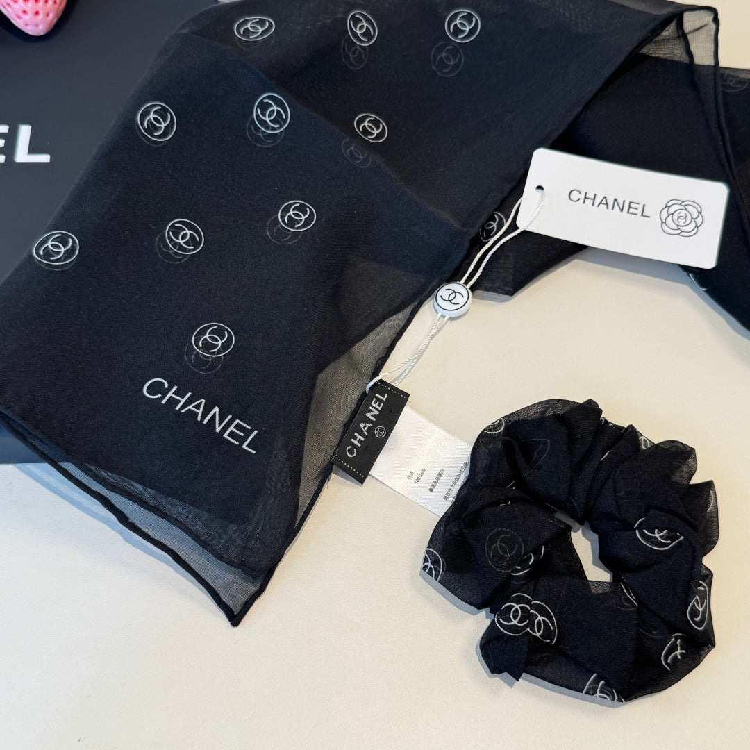 CHANEL Bow Necklace