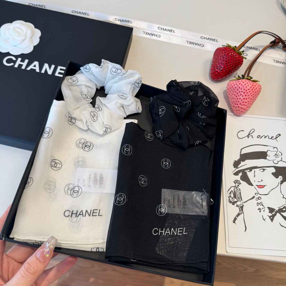 CHANEL Bow Necklace