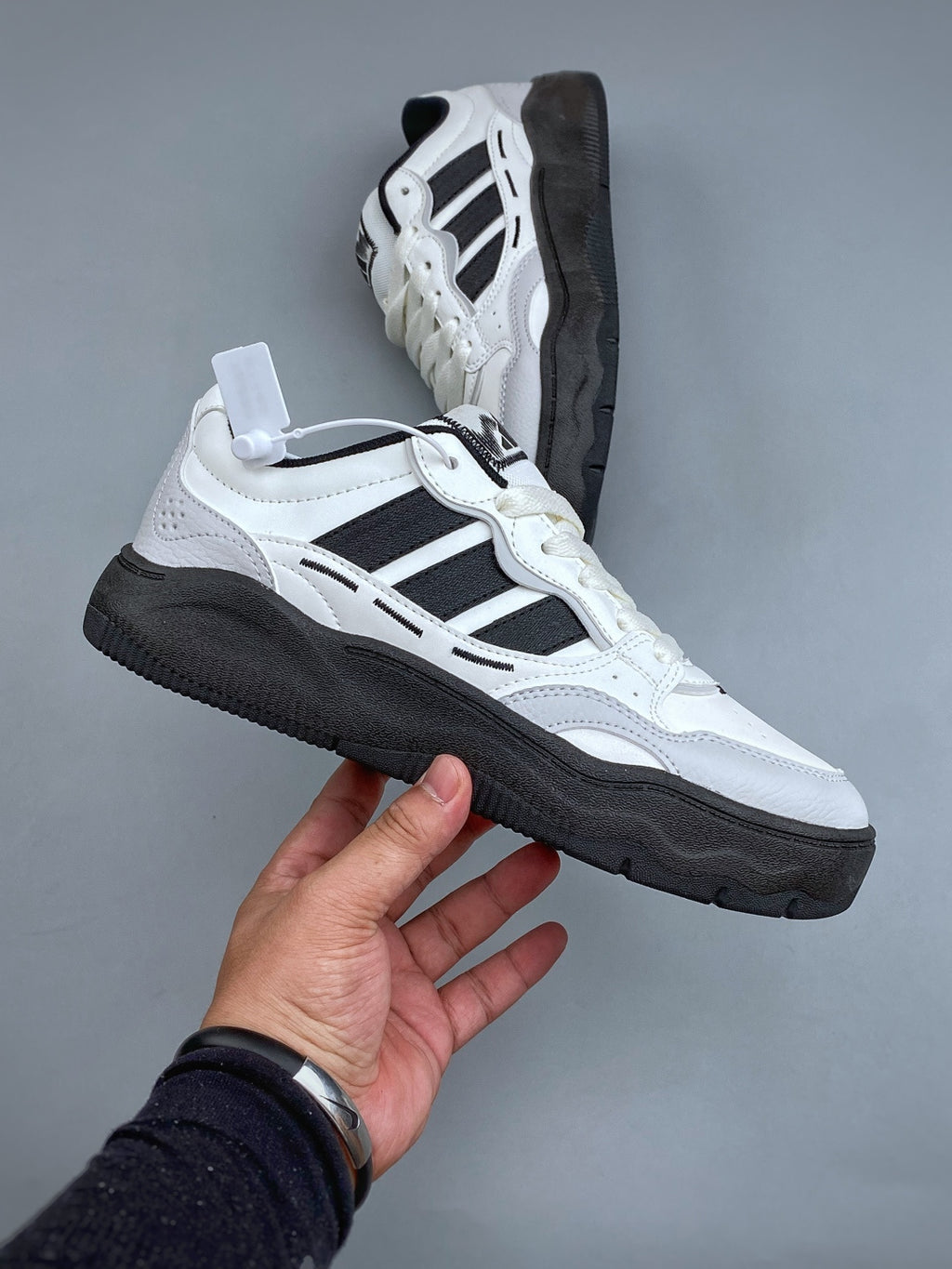 Adidas Originals Lite Shuffle - Image 4