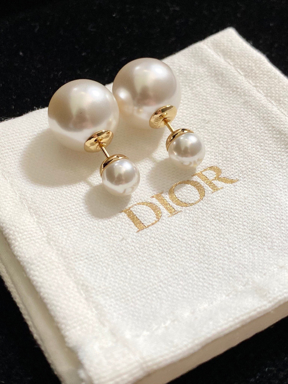 DIOR Pearl Earrings