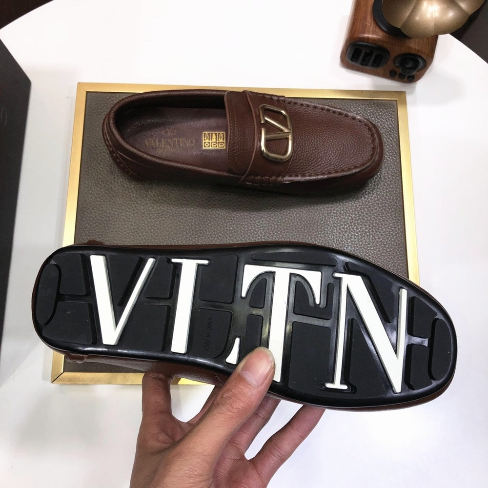 Valentino Leather Sneakers Style 432246