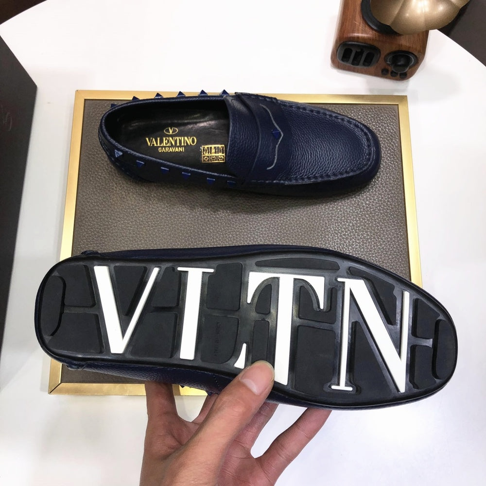 Valentino Leather Sneakers Style 432252
