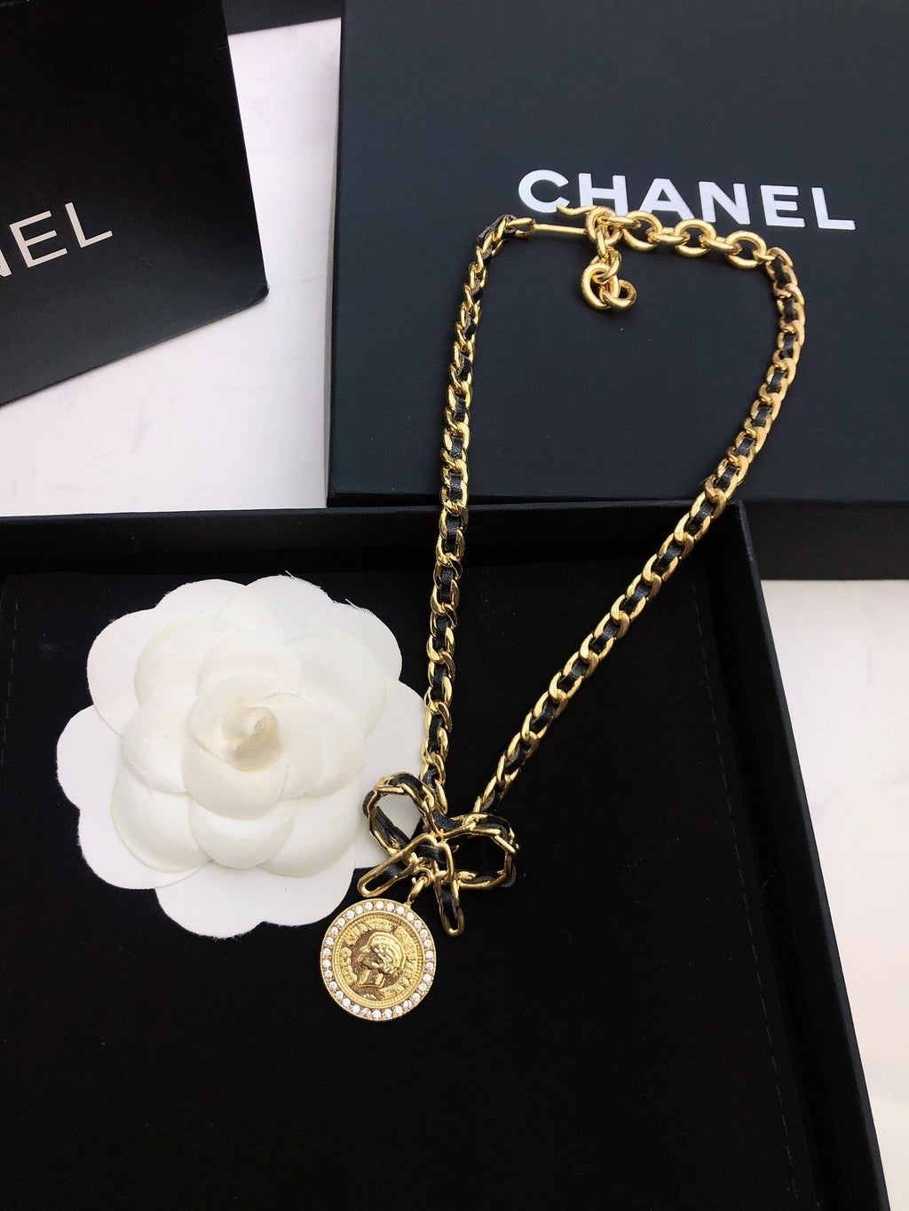 CHANEL Vintage Choker Necklace