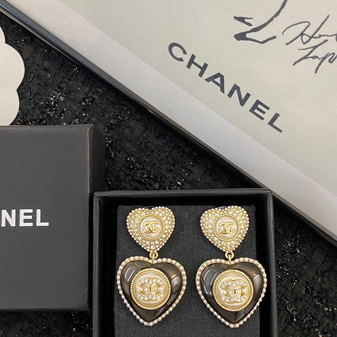 CHANEL Crystal Pendant Necklace