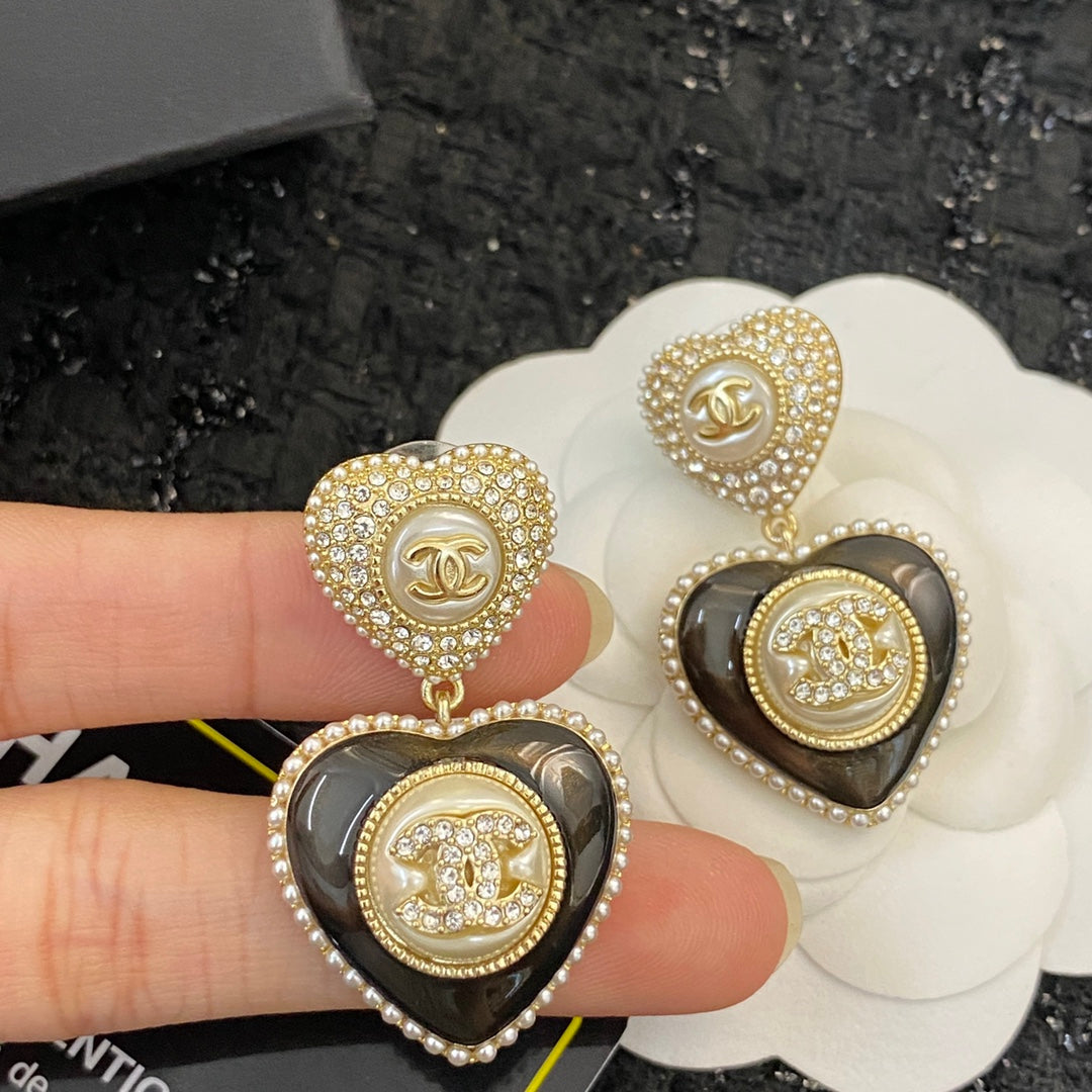 CHANEL Crystal Pendant Necklace