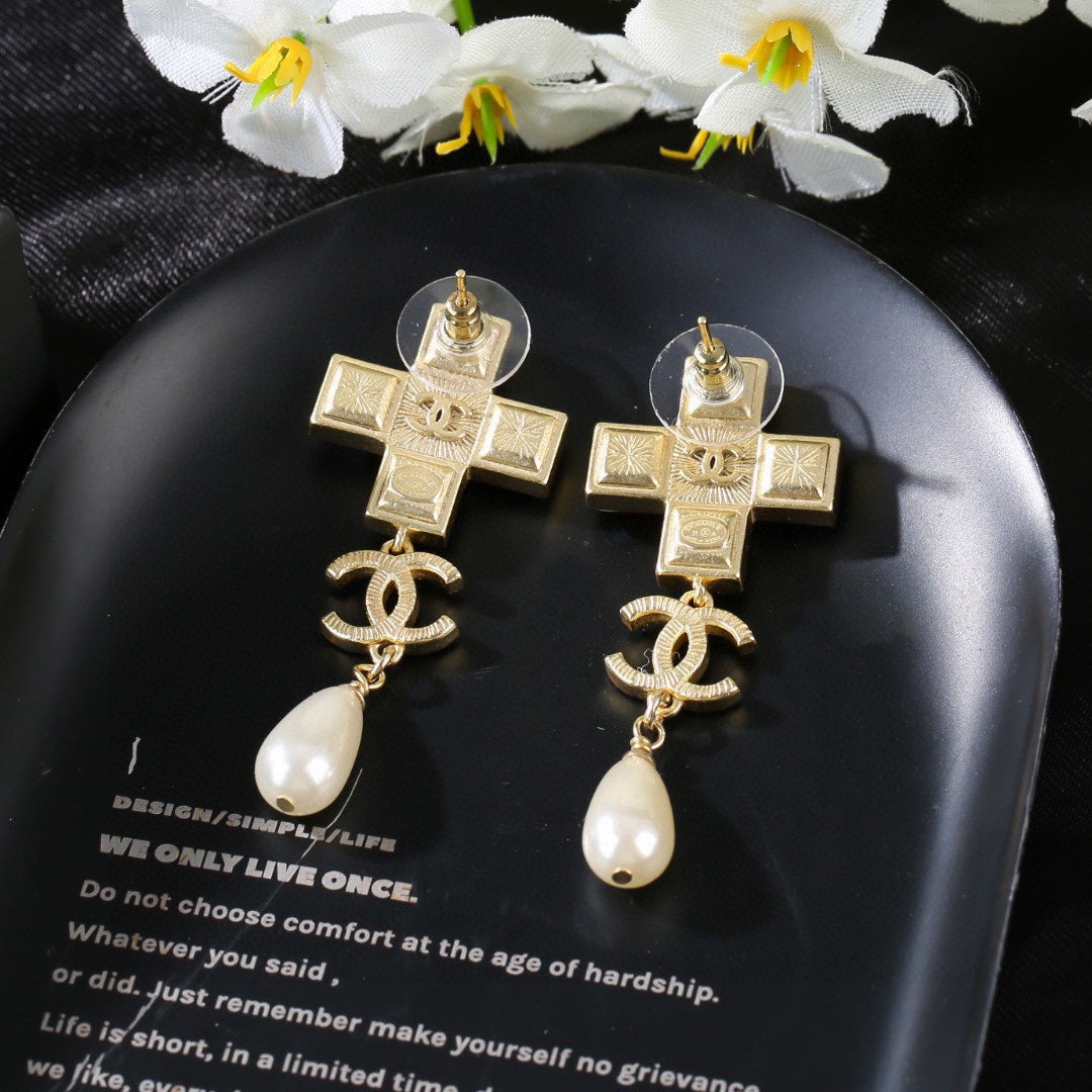 CHANEL P75 Earrings
