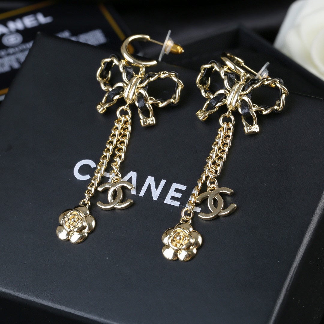 CHANEL P75 Bow Earrings