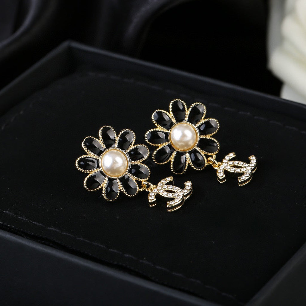 CHANEL Double-C Earrings