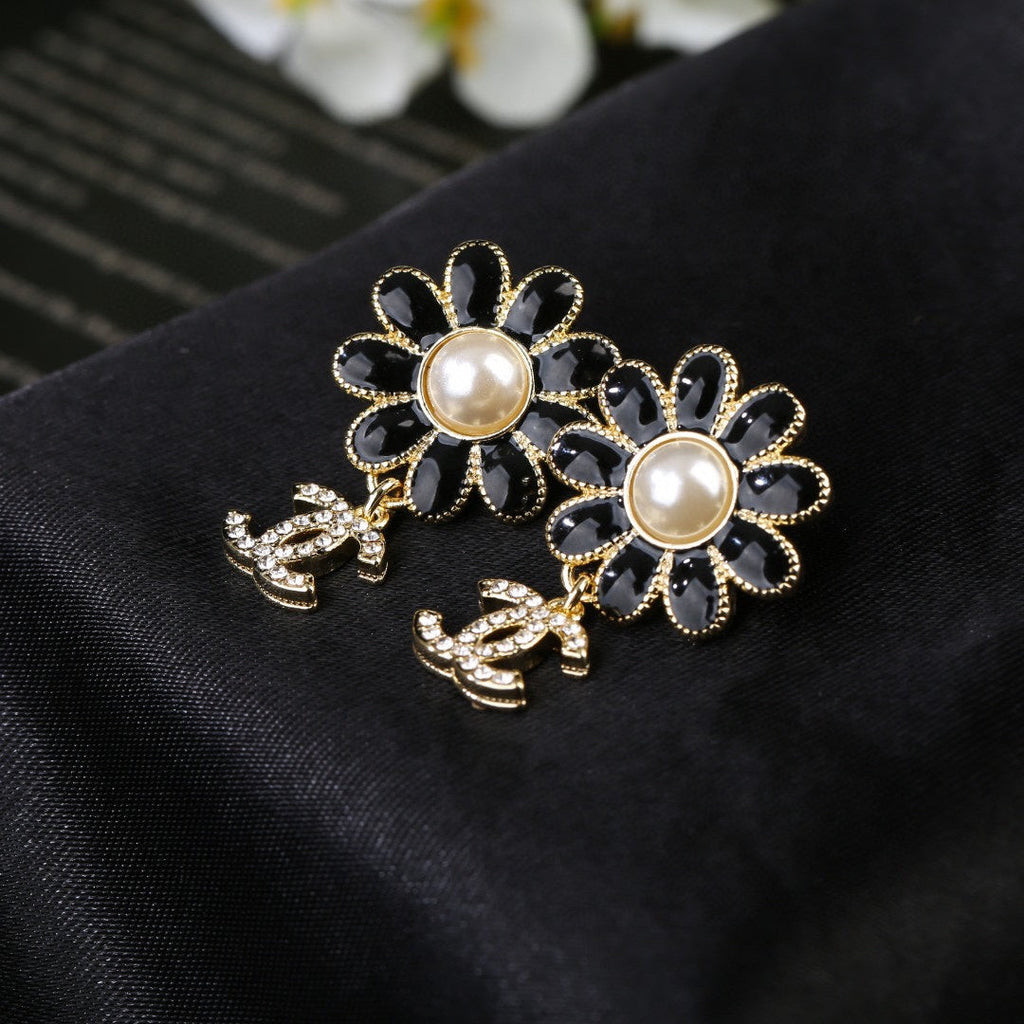 CHANEL Double-C Earrings