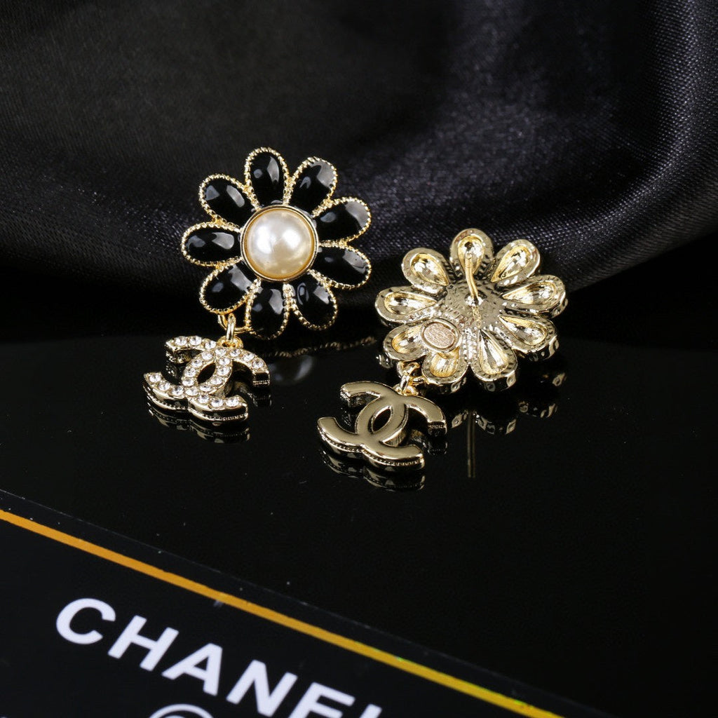 CHANEL Double-C Earrings