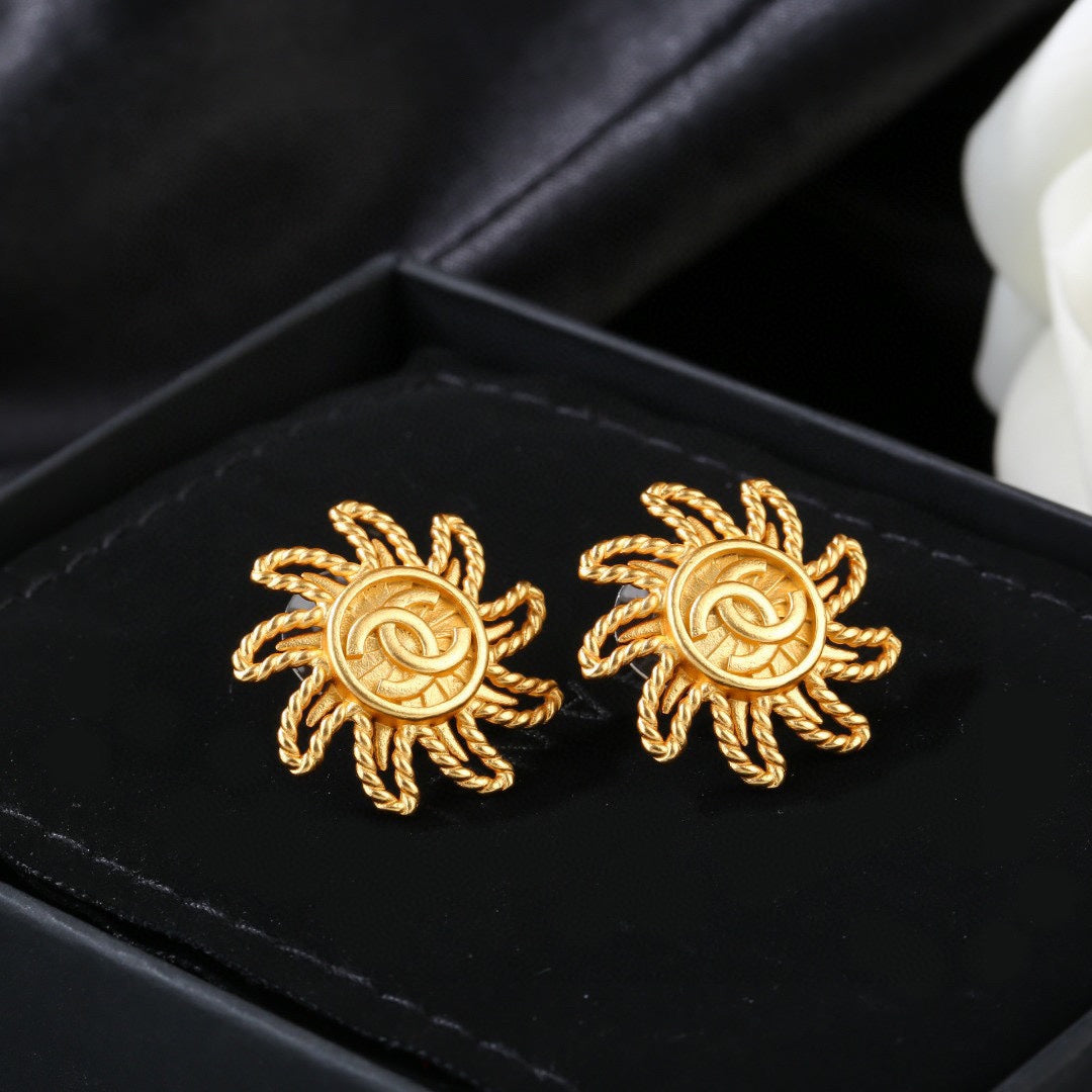 CHANEL P60 Double-C Vintage Earrings