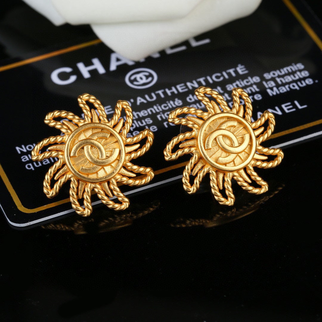 CHANEL P60 Double-C Vintage Earrings