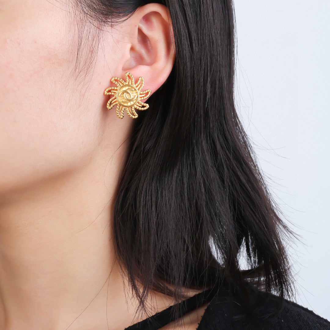 CHANEL P60 Double-C Vintage Earrings