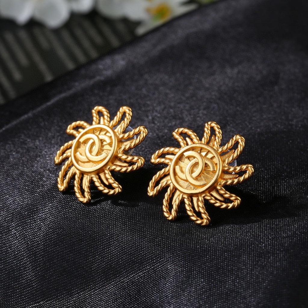 CHANEL P60 Double-C Vintage Earrings