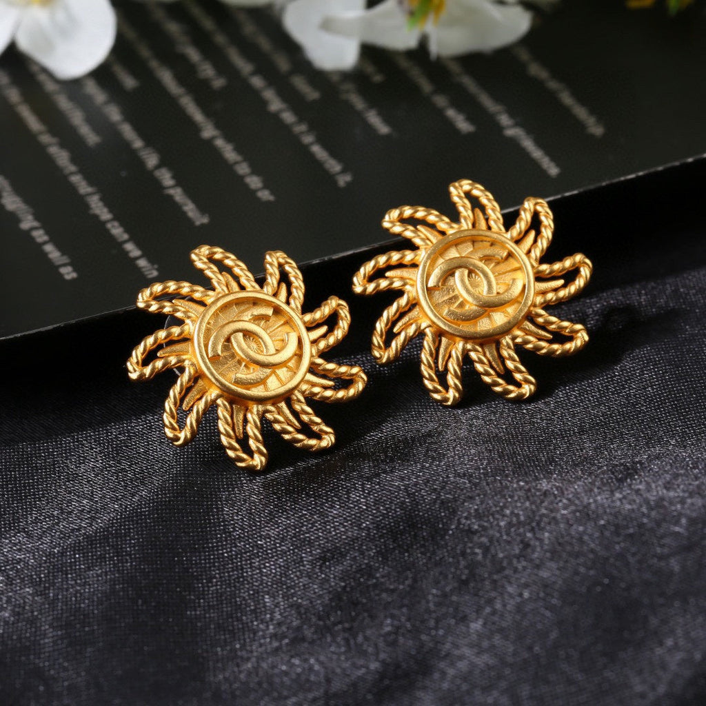 CHANEL P60 Double-C Vintage Earrings