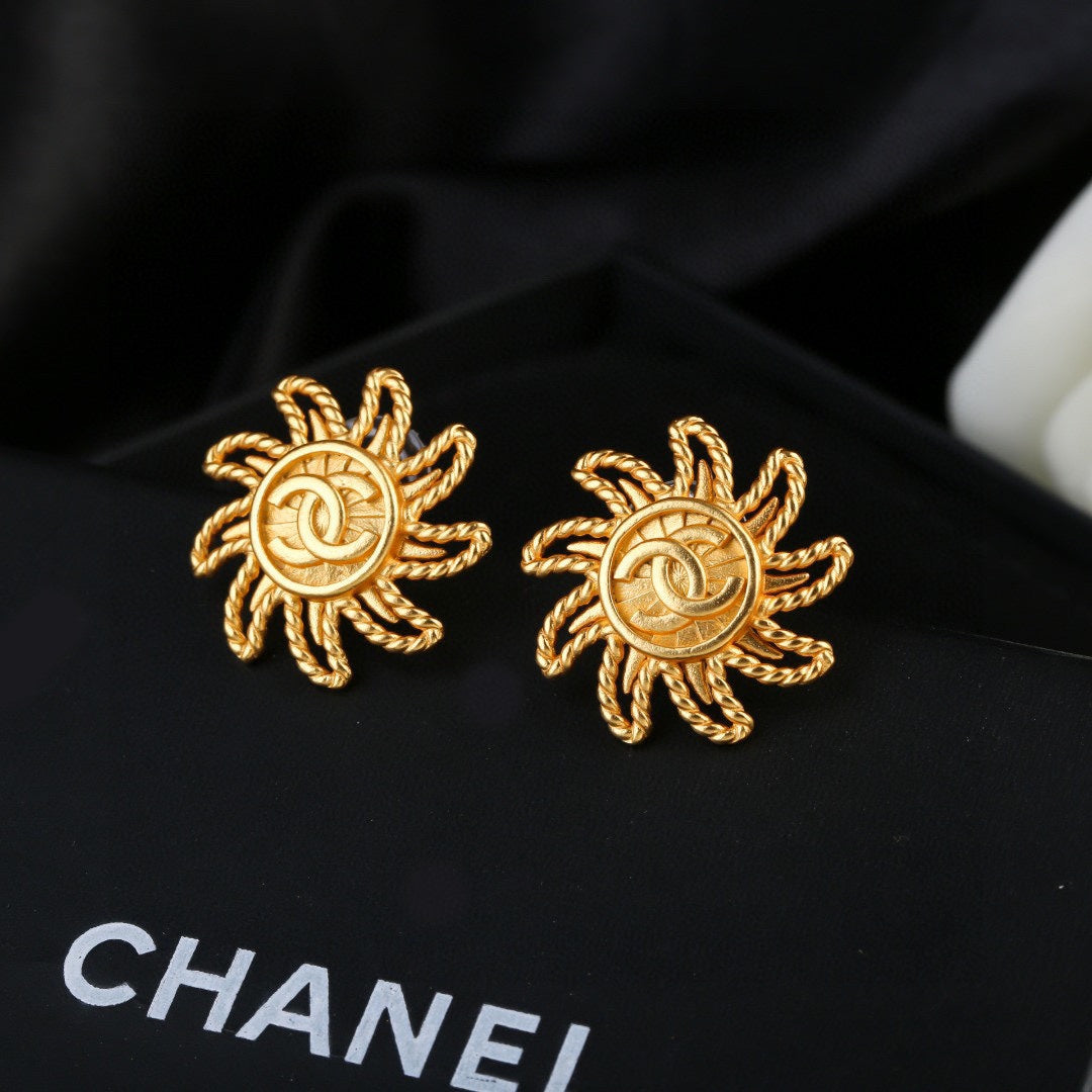 CHANEL P60 Double-C Vintage Earrings