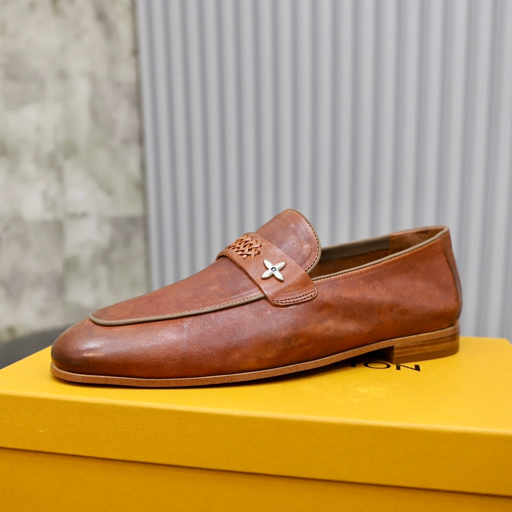 Louis Vuitton Men's Sneakers - Style 426001