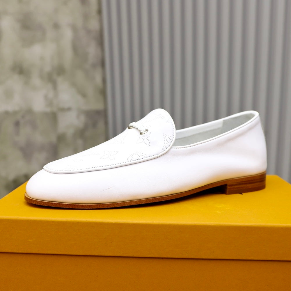 Louis Vuitton Men's Sneakers - Style 426001