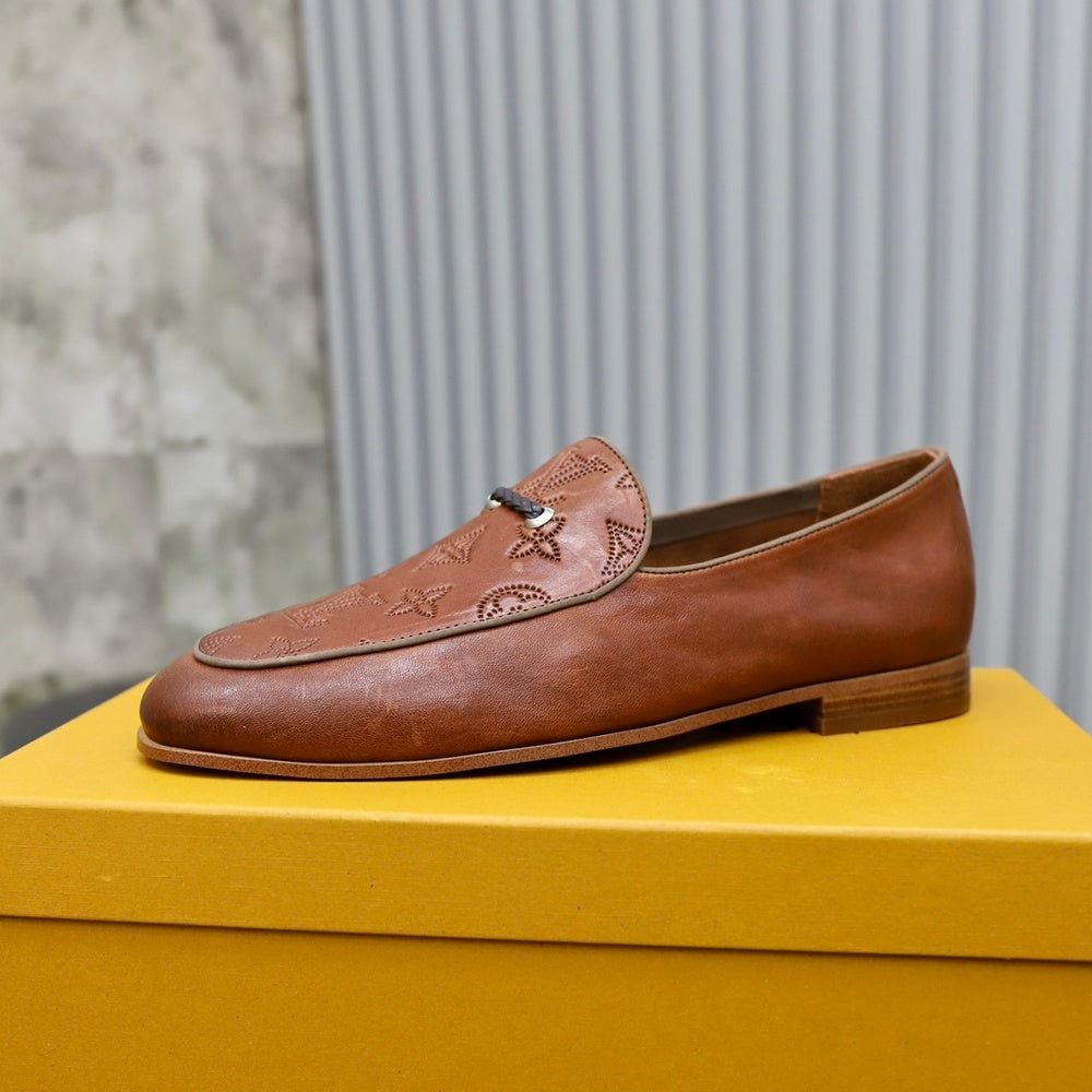 Louis Vuitton Men's Sneakers - Style 426001