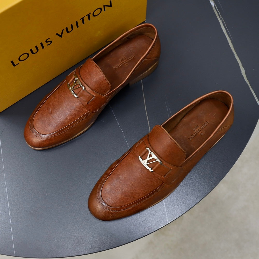 Louis Vuitton Men's Sneakers - Style 426001