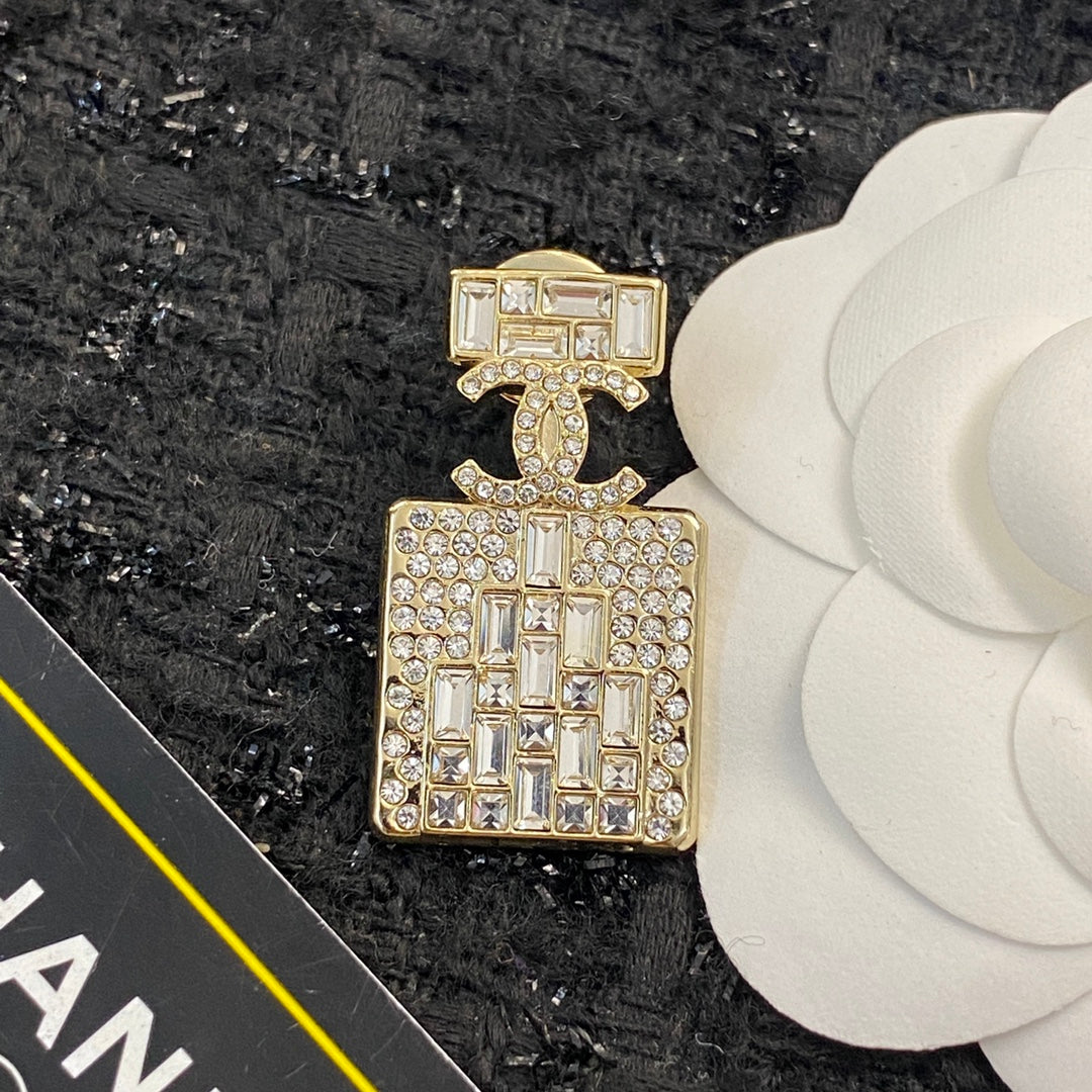 CHANEL Crystal Necklace