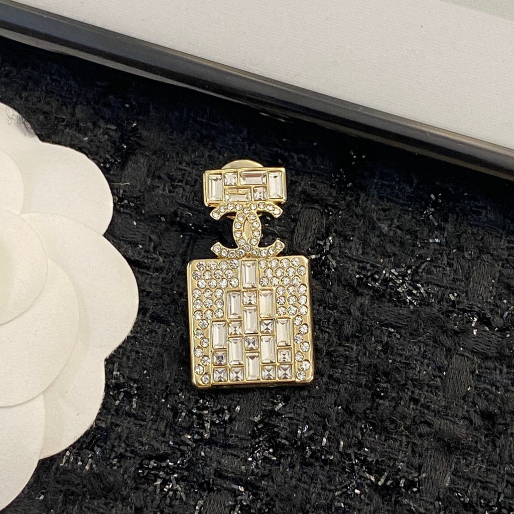 CHANEL Crystal Necklace