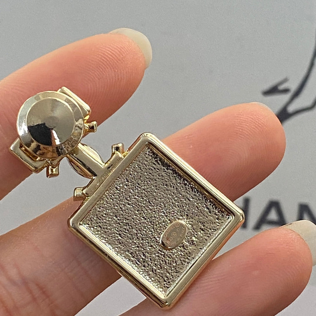 CHANEL Crystal Necklace