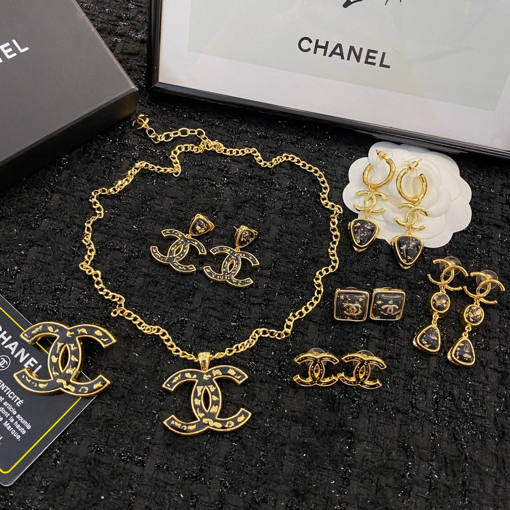 CHANEL Double-C Vintage Necklace