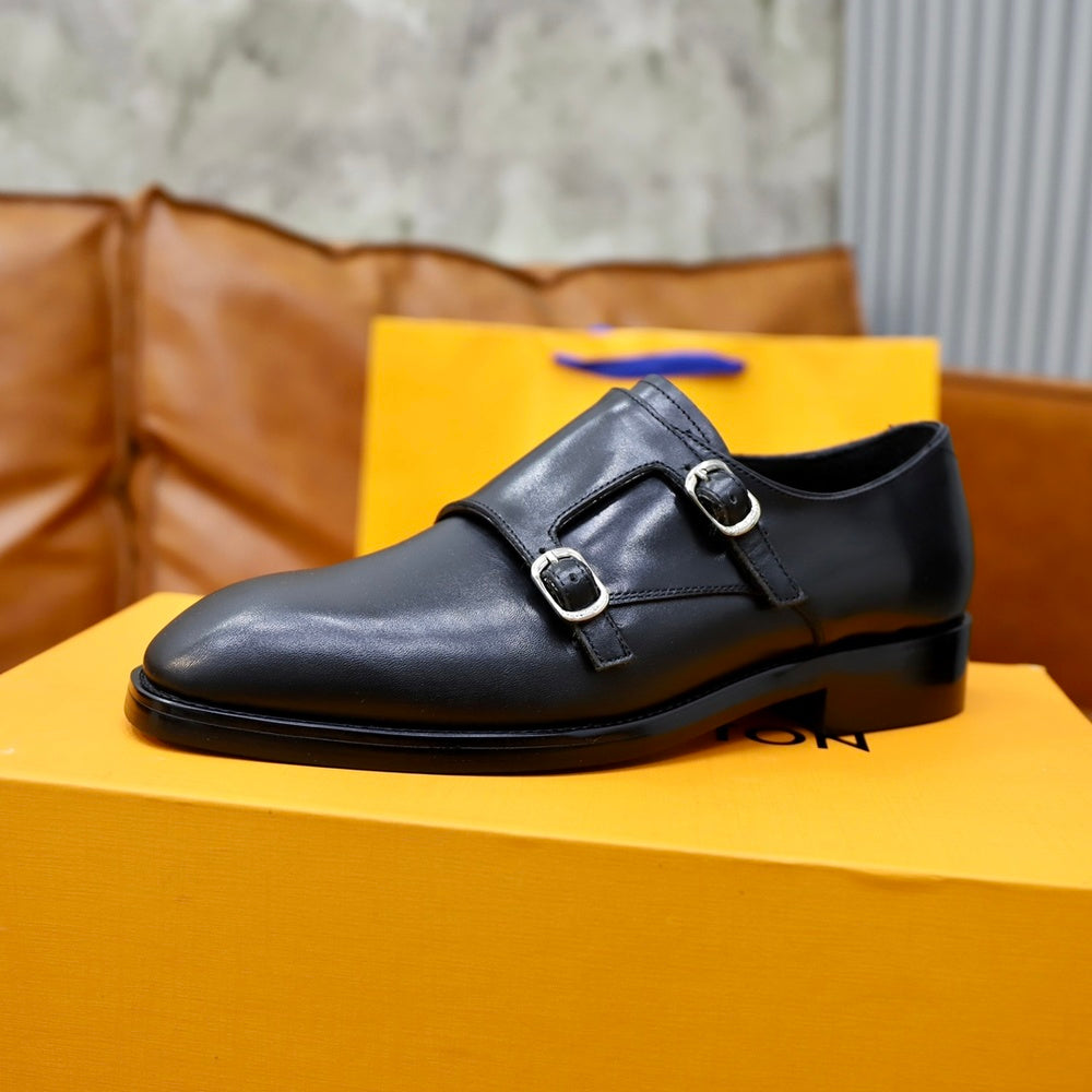Louis Vuitton Men's Sneakers - Style 425701