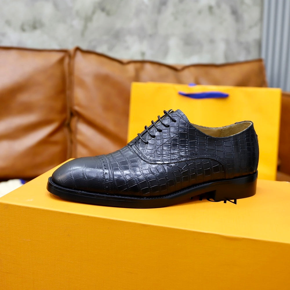 Louis Vuitton Men's Sneakers - Style 425701