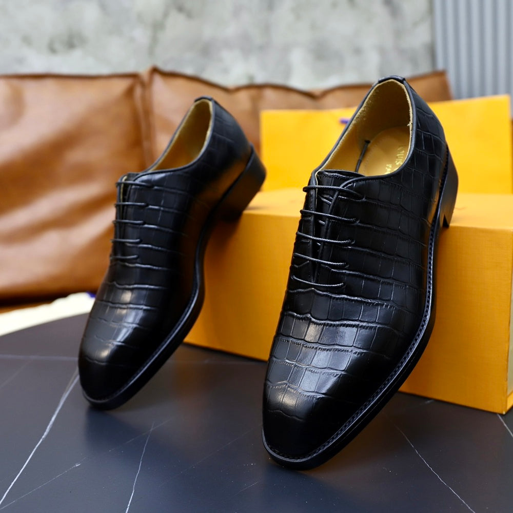 Louis Vuitton Men's Sneakers - Style 425701