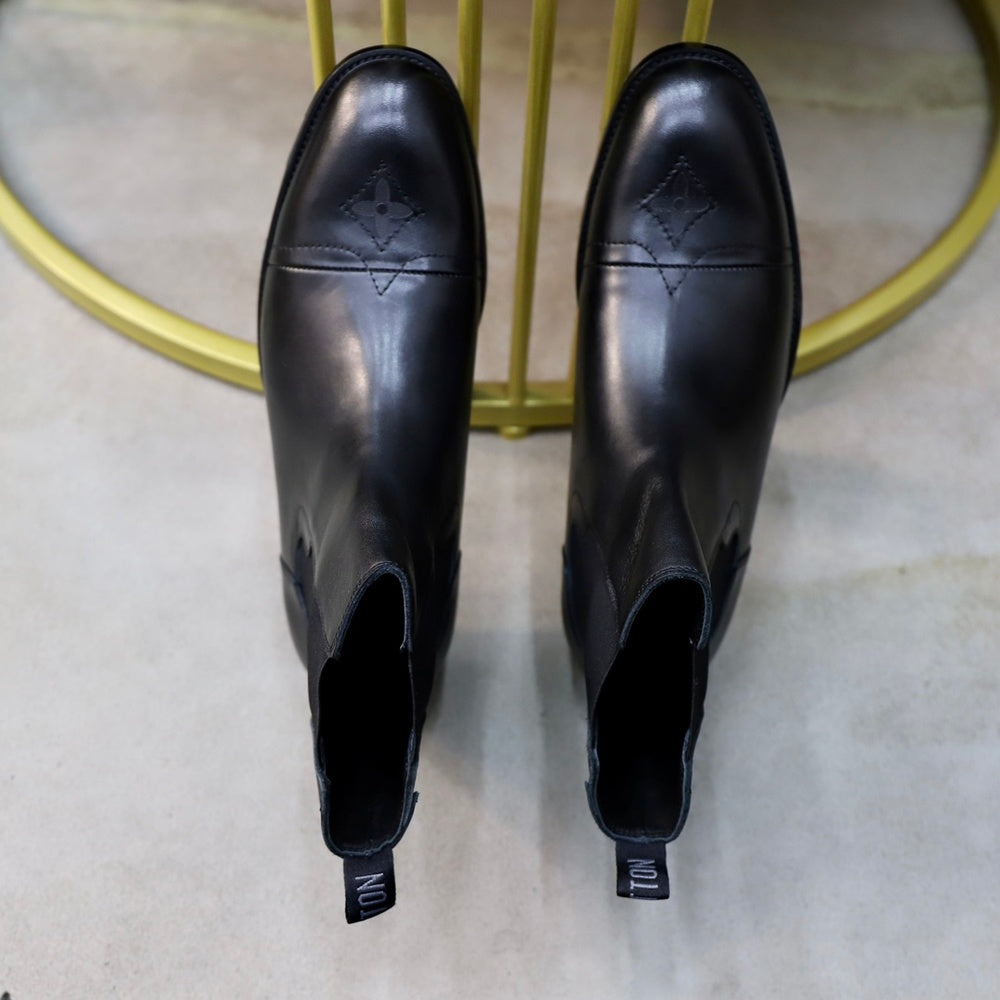 Louis Vuitton Men's Shoes - Style 426004
