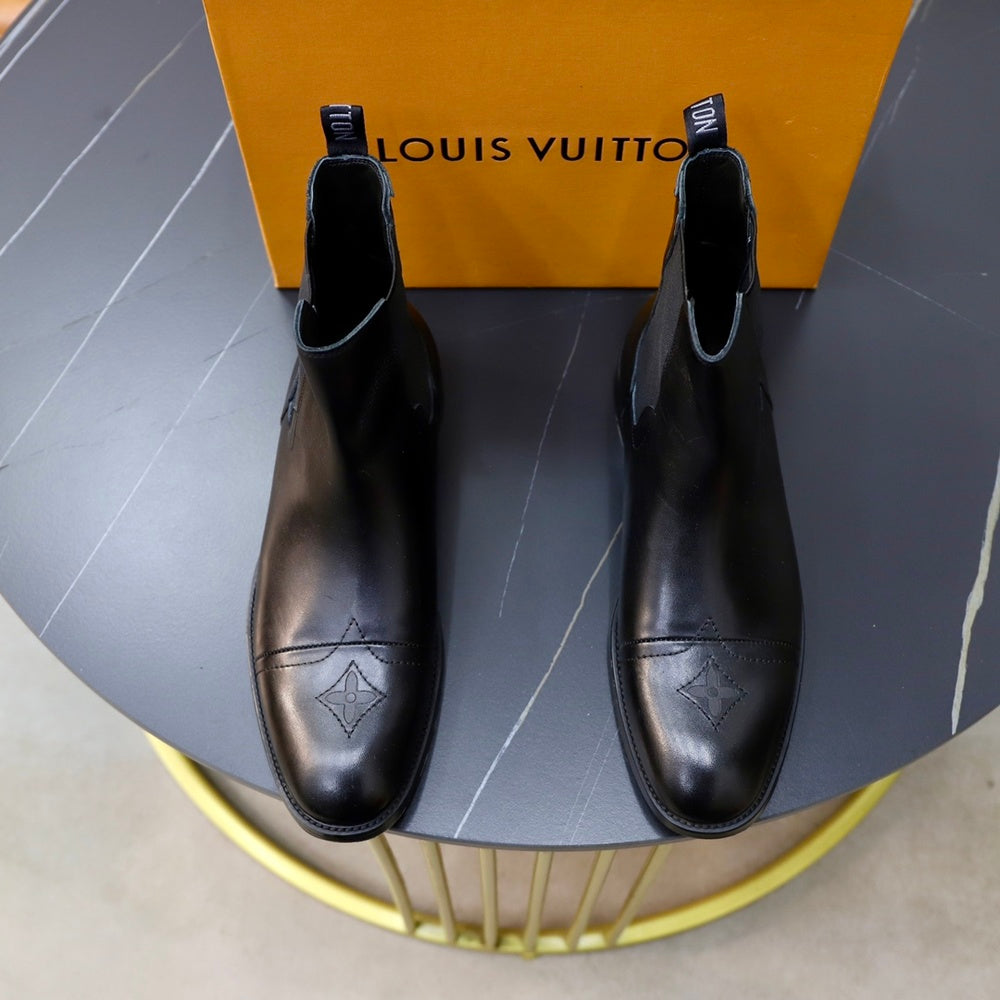 Louis Vuitton Men's Shoes - Style 426004