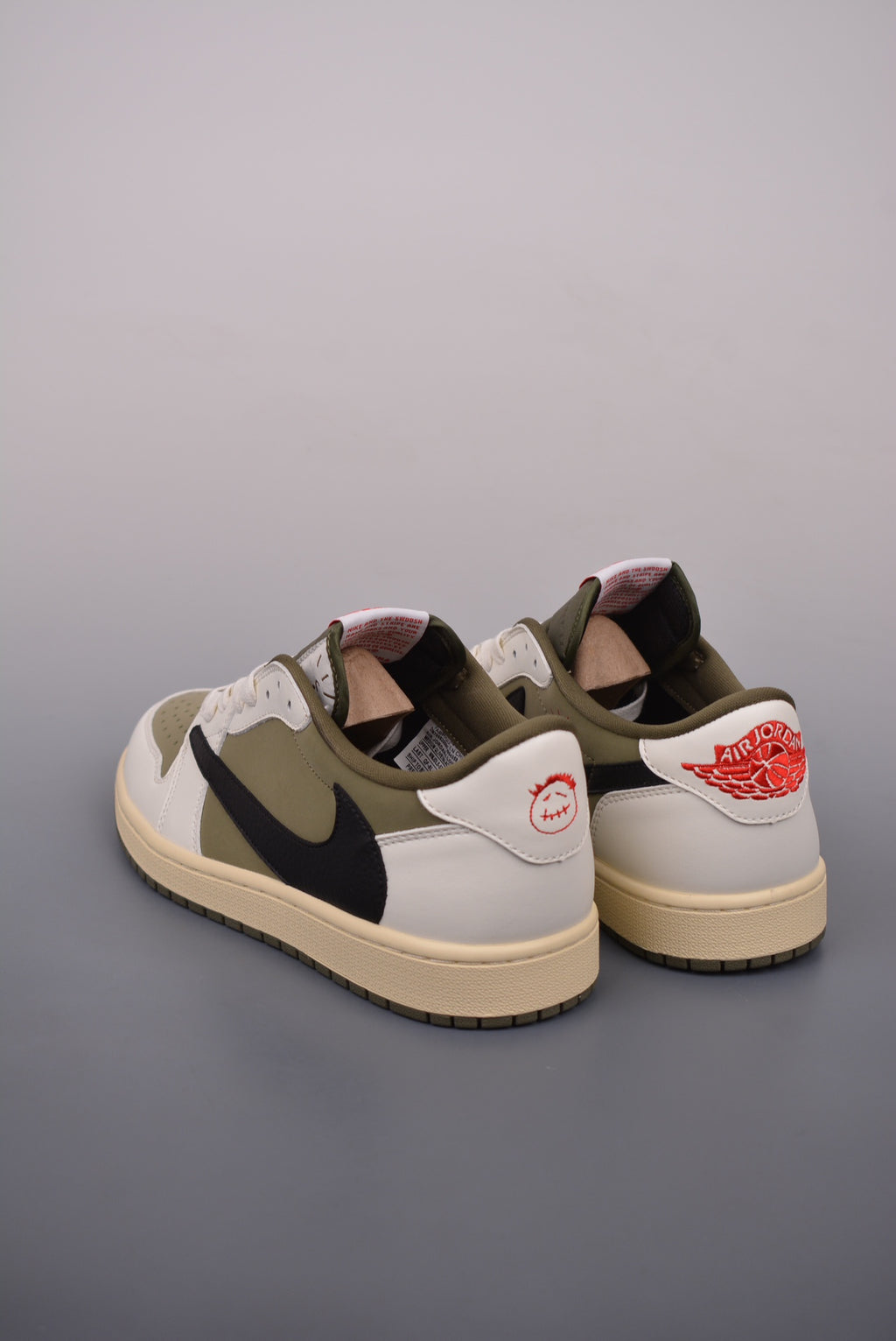 Fragment x Travis Scott x Nike Air Jordan 1 Low - Image 2