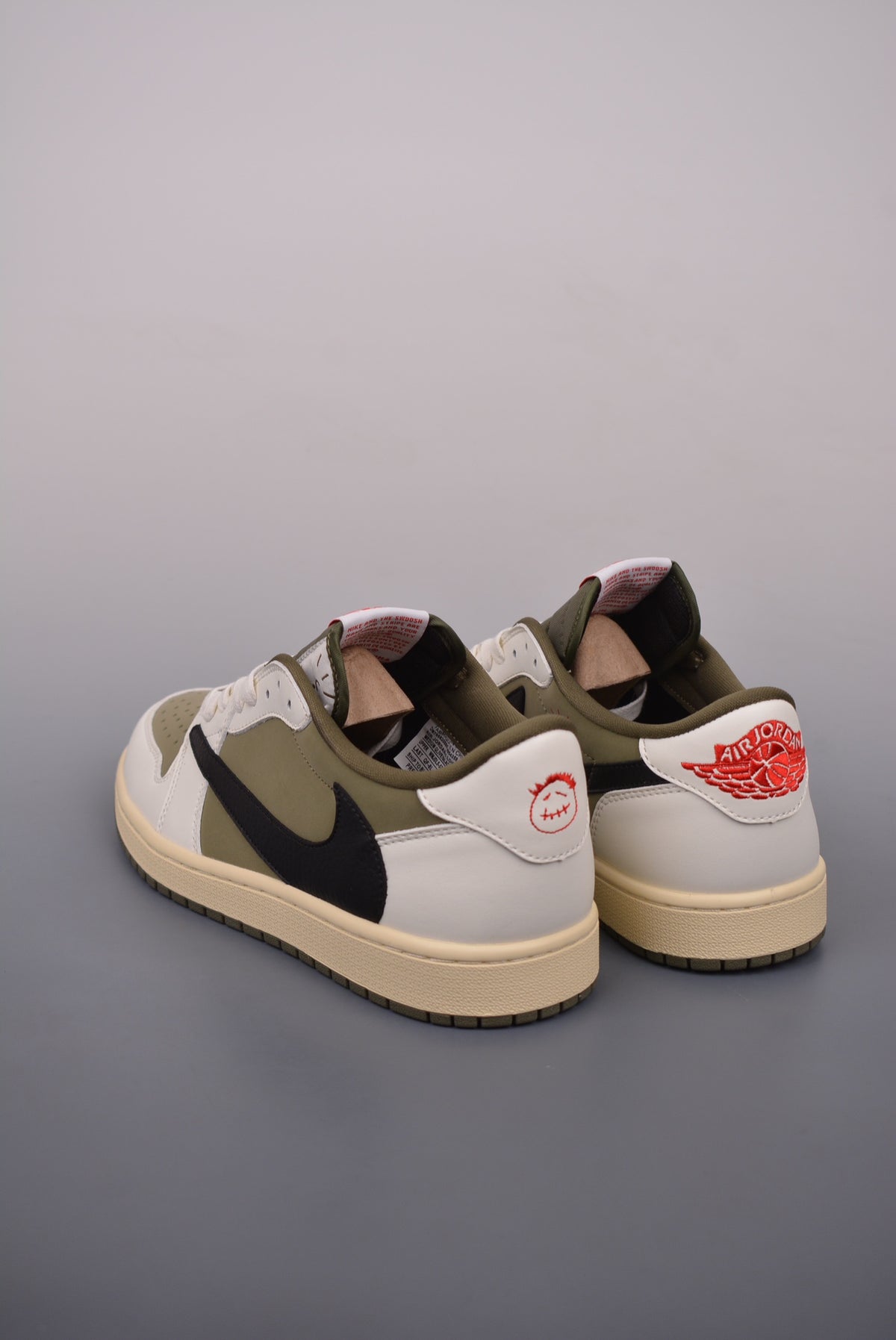 Fragment x Travis Scott x Nike Air Jordan 1 Low - Image 2