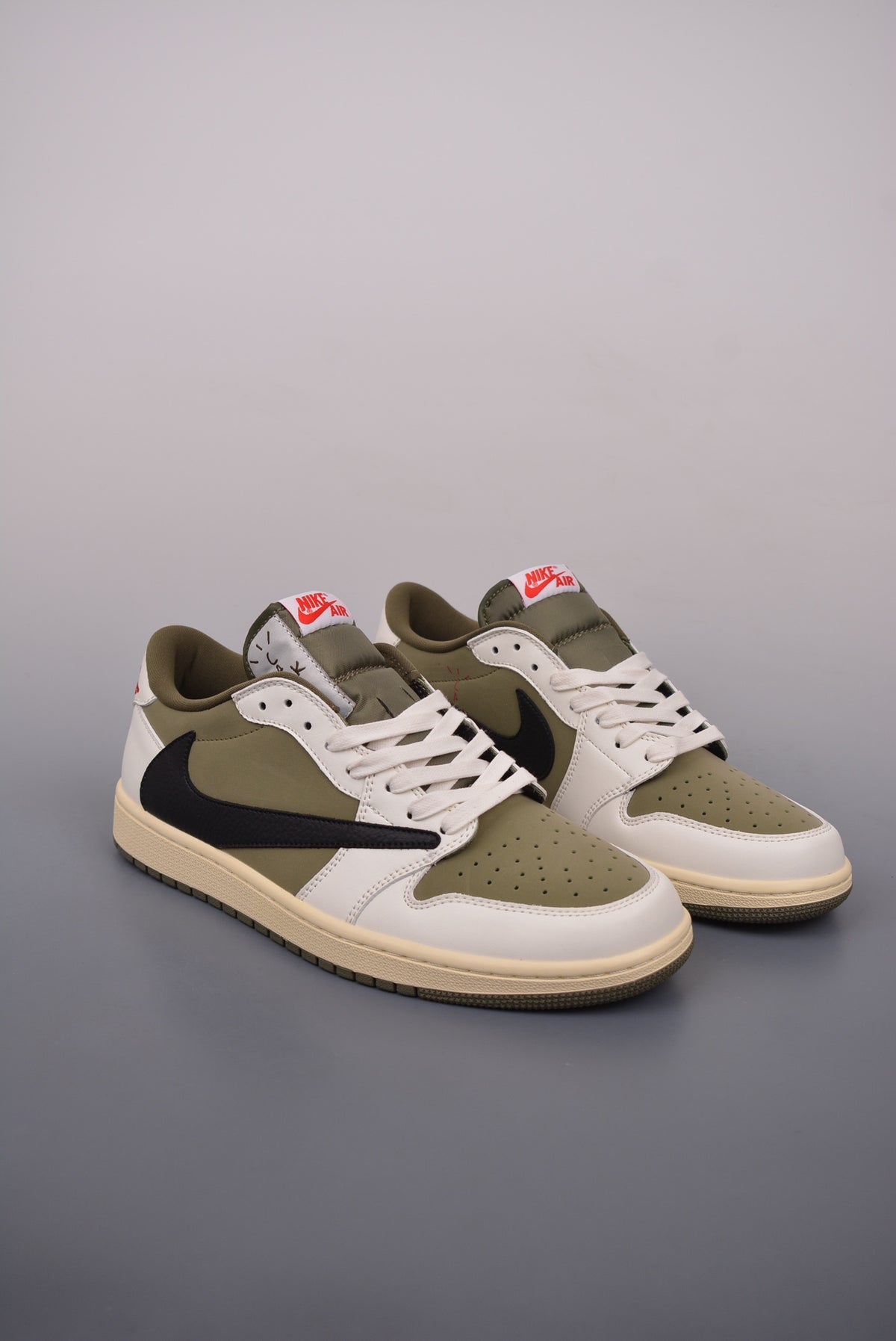 Fragment x Travis Scott x Nike Air Jordan 1 Low - Image 1