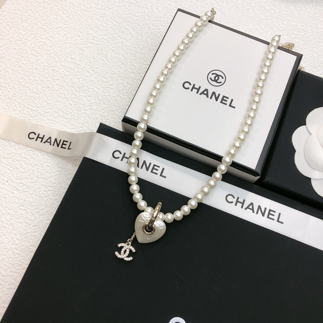 CHANEL Pearl Necklace
