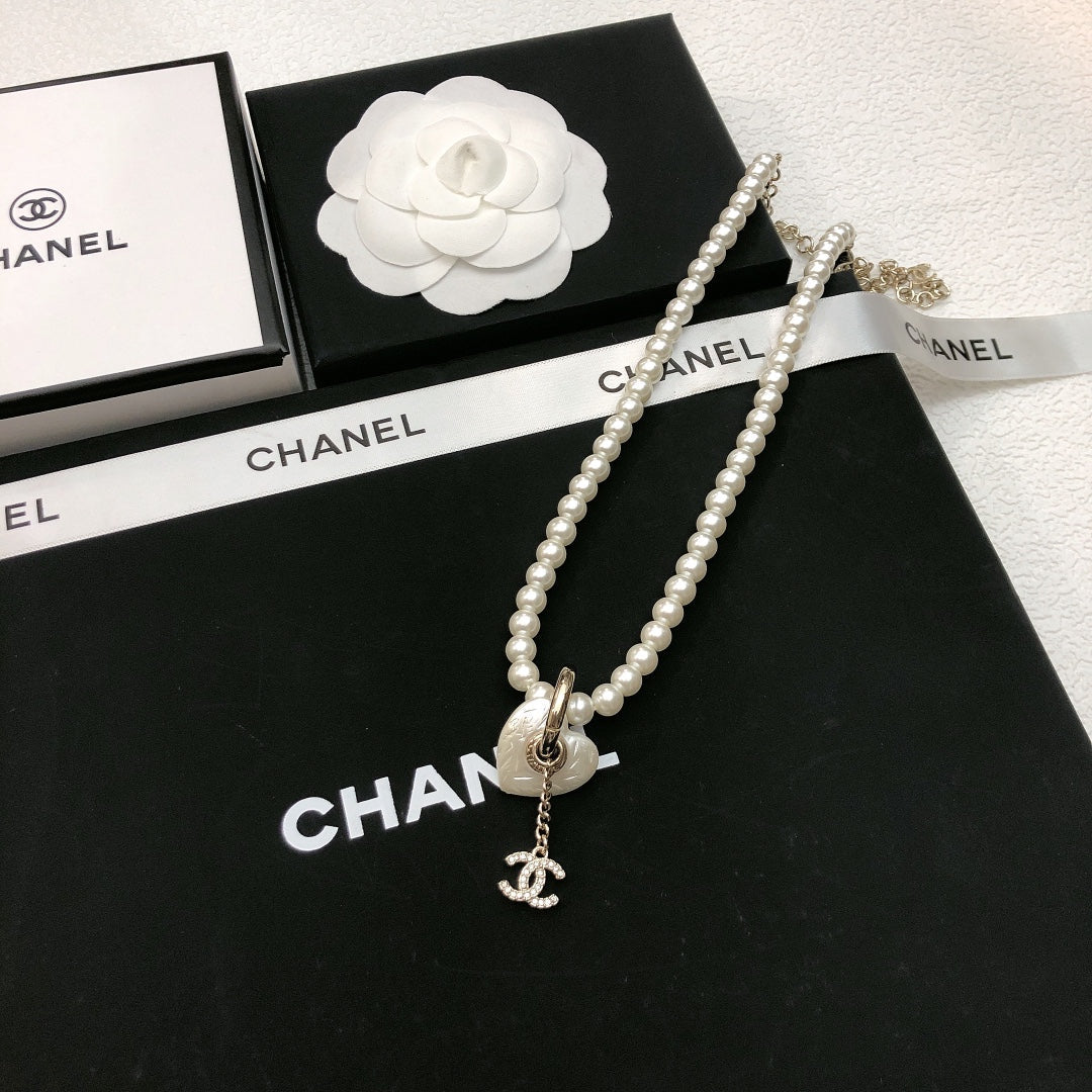 CHANEL Pearl Necklace