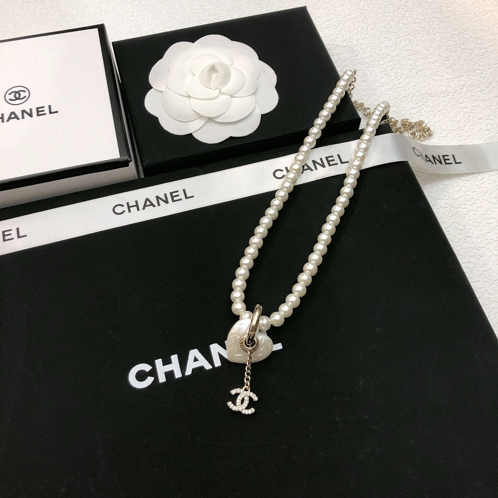 CHANEL Pearl Necklace