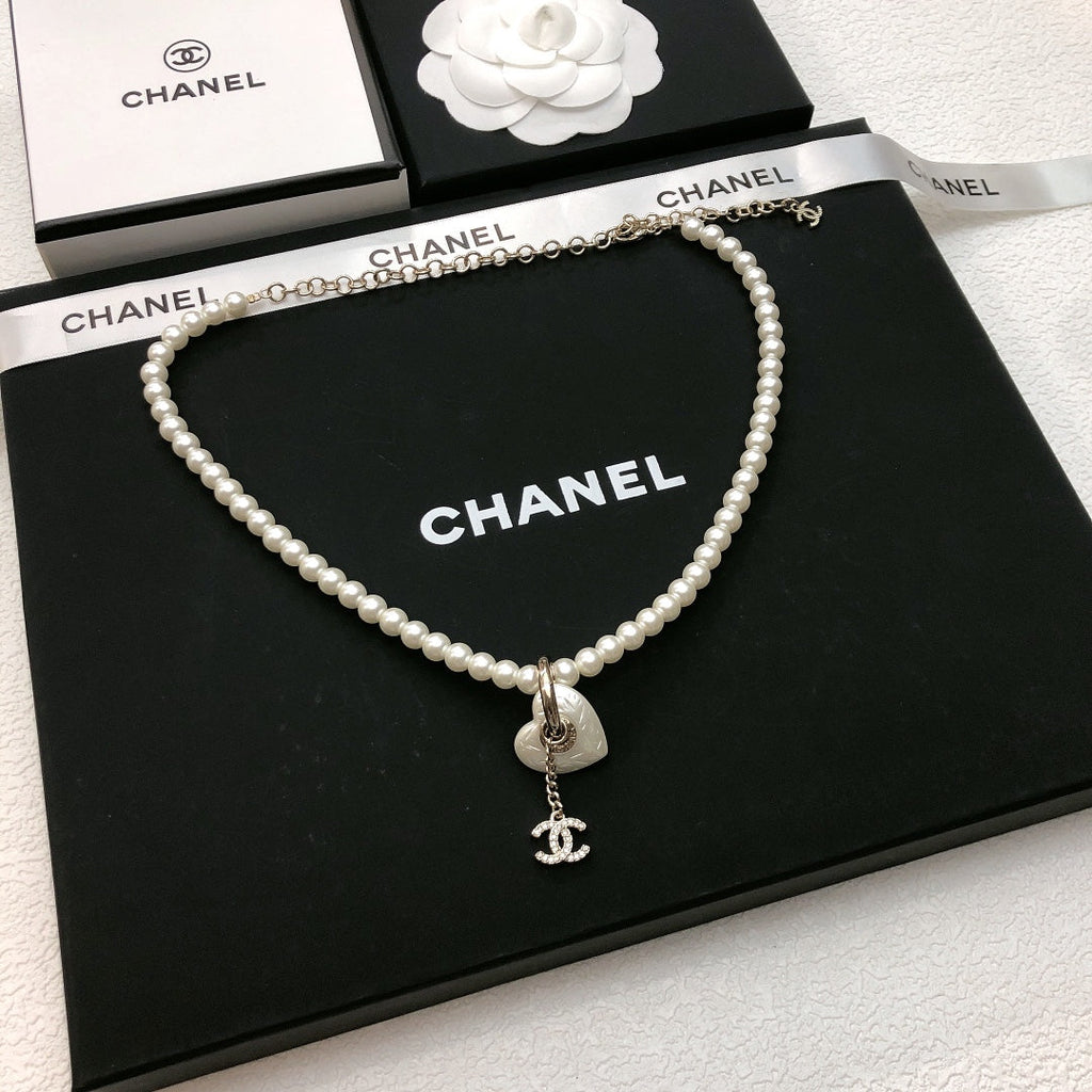 CHANEL Pearl Necklace