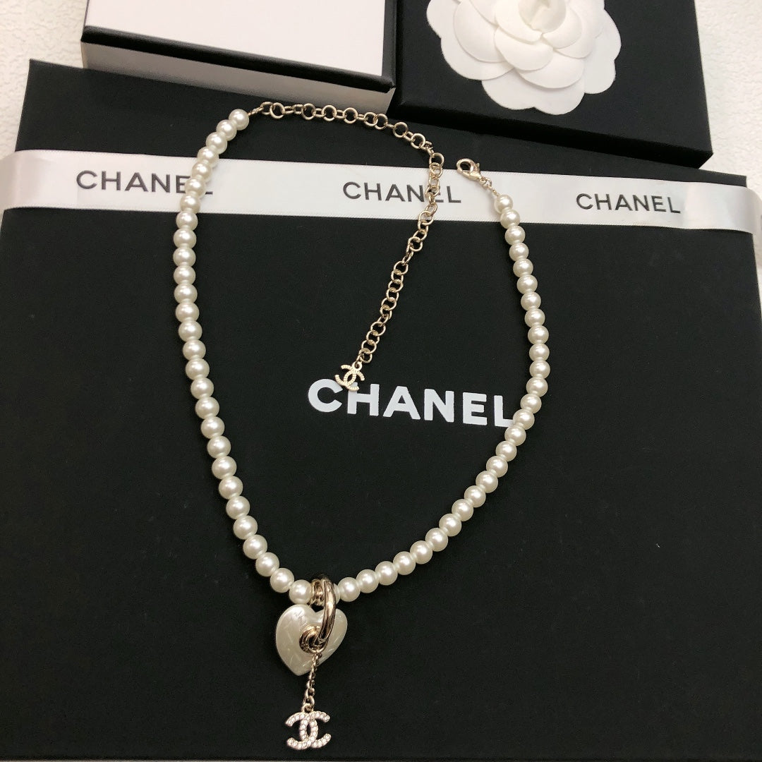 CHANEL Pearl Necklace