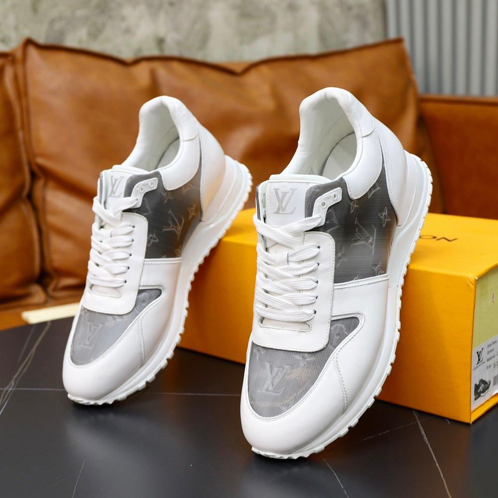 Louis Vuitton Men's Sneakers - Style 425607
