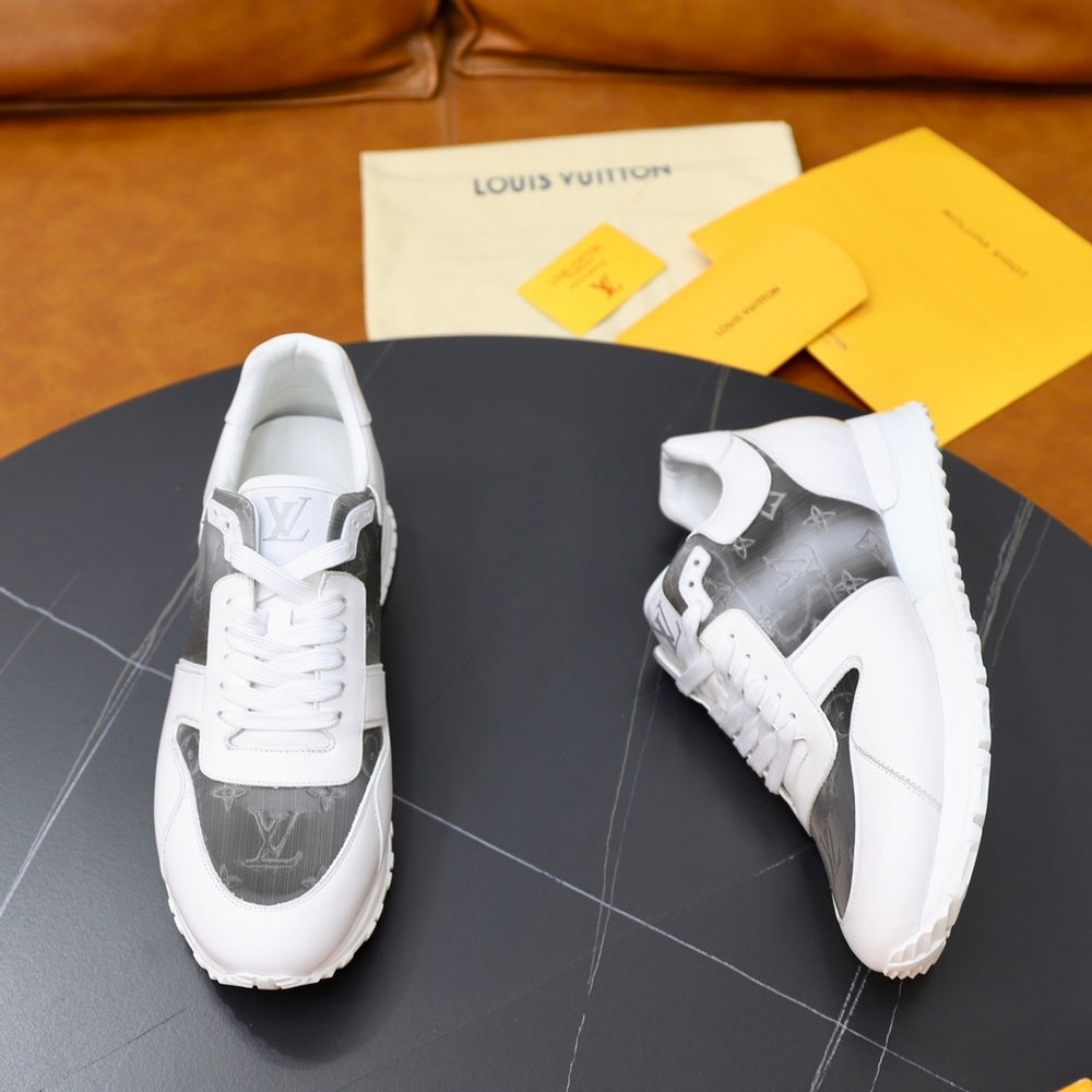 Louis Vuitton Men's Sneakers - Style 425607