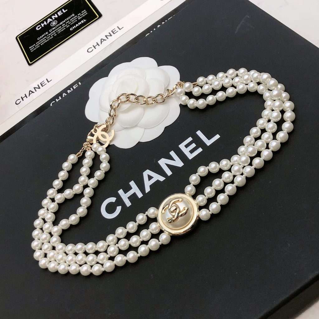 CHANEL Pearl Necklace