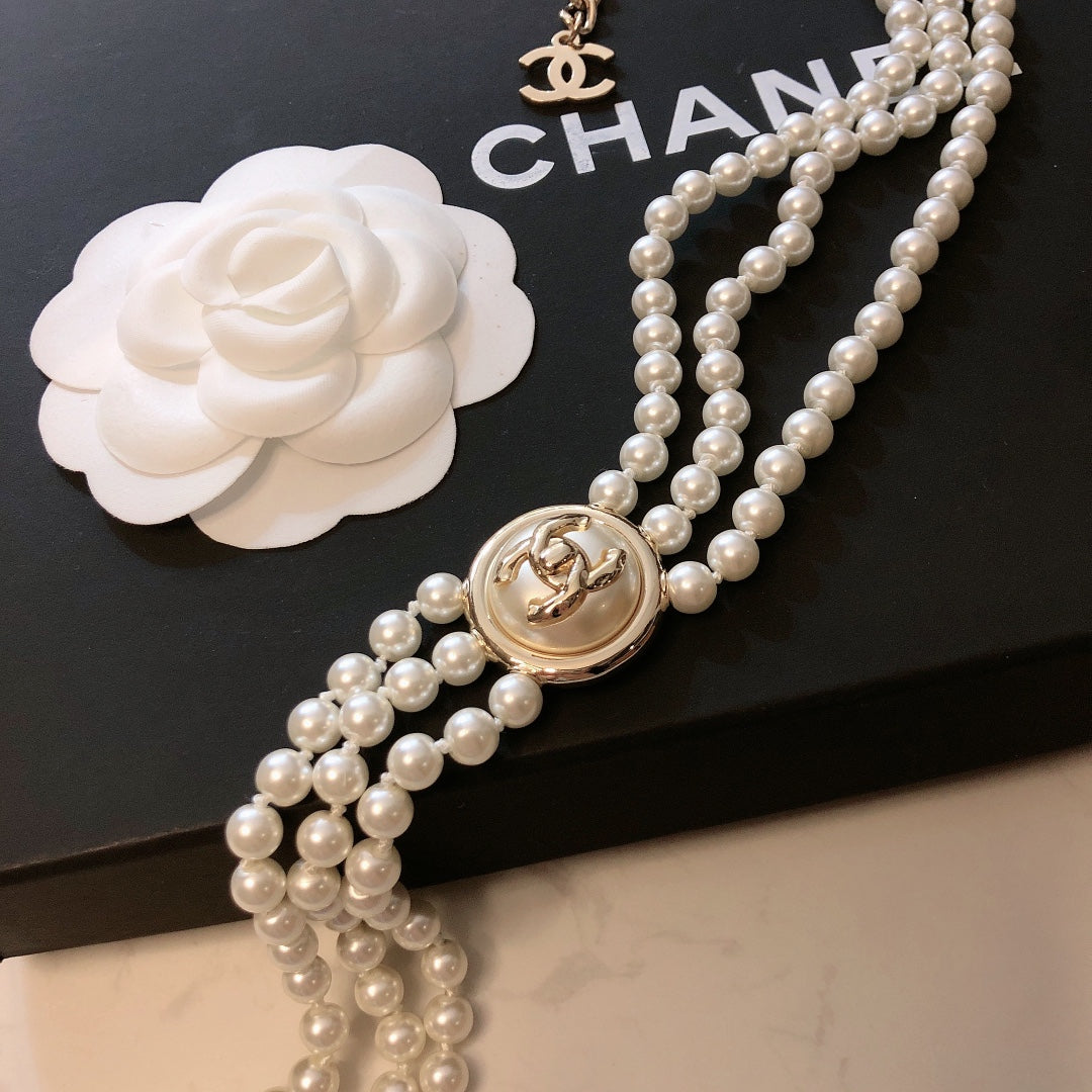CHANEL Pearl Necklace